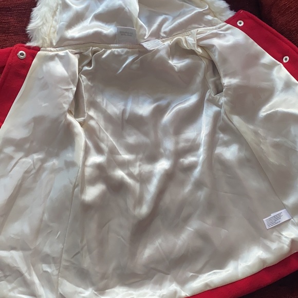 beautiful like-new hooded holiday coat - Picture 4 of 8